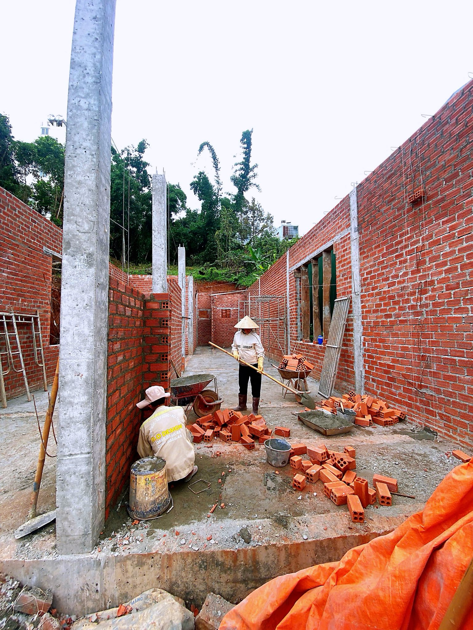 Hình ảnh thi công xây tô hoàn thiện nội thất tại công trình.