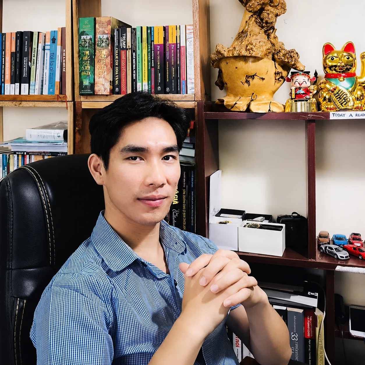 Chân dung đại diện D.O Design trong không gian làm việc cá nhân.